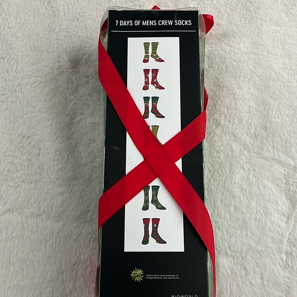 New Grinch Socks - Picture 4 of 4